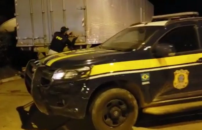 Homens são suspeitos de envolvimento em assalto a carga em MG.