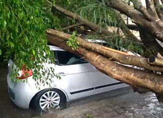 CHUVA E VENTO FORTES COM GRANIZO EM ITAPETINGA