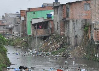 Mais de 100 milhões de brasileiros não têm acesso a tratamento de esgoto e água.