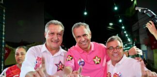 Ao lado de Félix Mendonça, Rui Costa participa de comício e carreata em Maracás